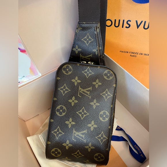 🎀 Louis Vuitton Monogram Geronimos Brown Body Bag - Picture 4 of 16